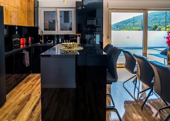 Luxury Impossible Villa *